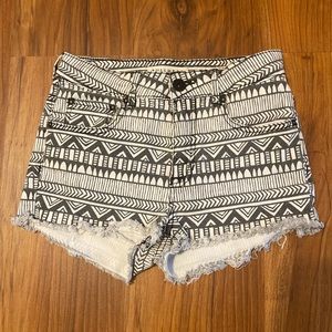 Bullhead denim co. - High Rise Short - size 5 - tribal printed denim shorts